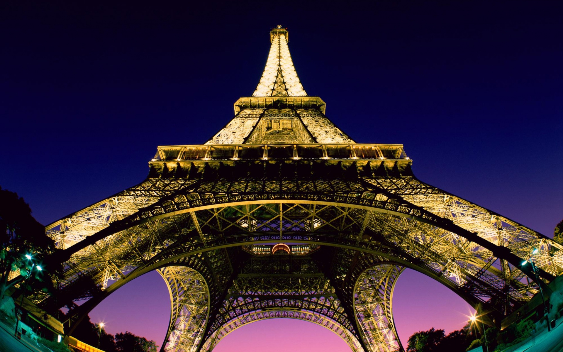 Detail Eiffel Tower Desktop Background Nomer 43