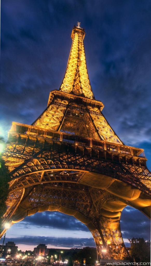 Detail Eiffel Tower Desktop Background Nomer 44