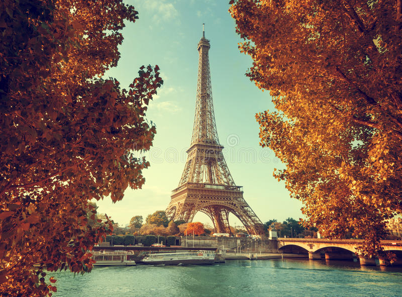Detail Eiffel Tower Free Nomer 17