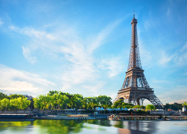 Detail Eiffel Tower Free Nomer 10
