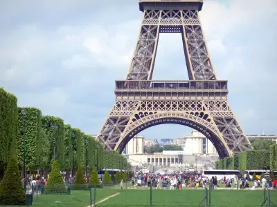Detail Eiffel Tower High Definition Nomer 49