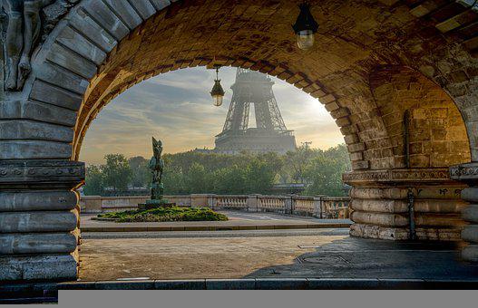 Detail Eiffel Tower High Res Nomer 51