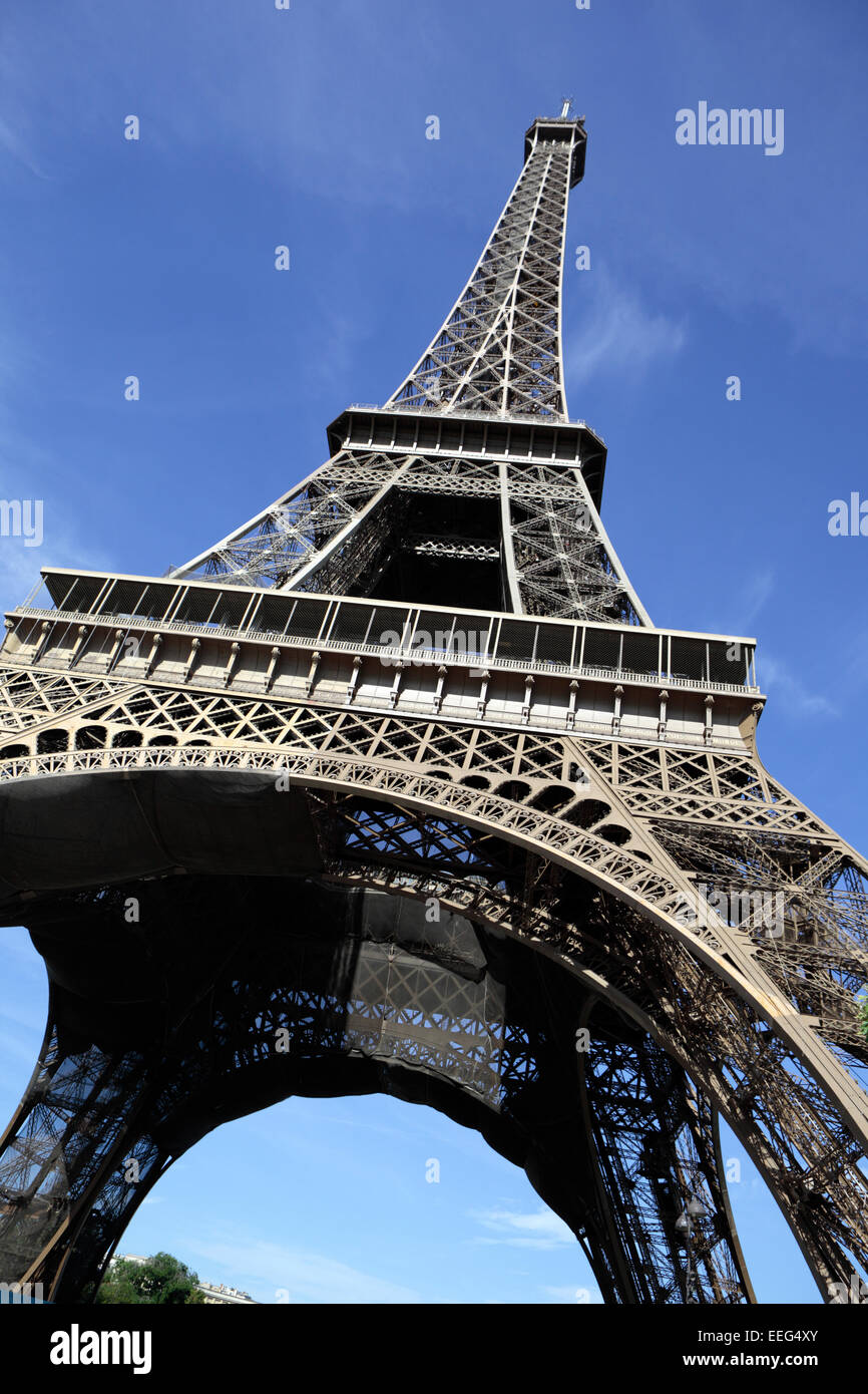 Detail Eiffel Tower High Resolution Nomer 27