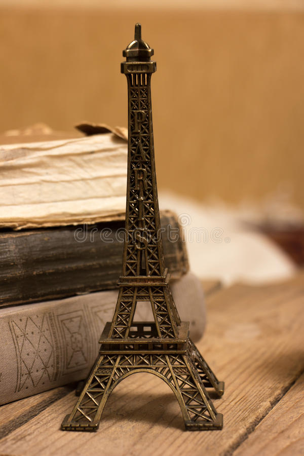 Detail Eiffel Tower Keychain Nomer 24