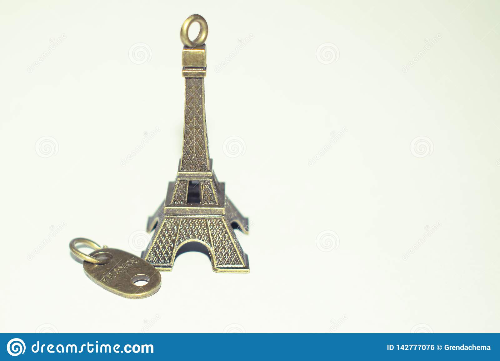 Detail Eiffel Tower Keychain Nomer 52