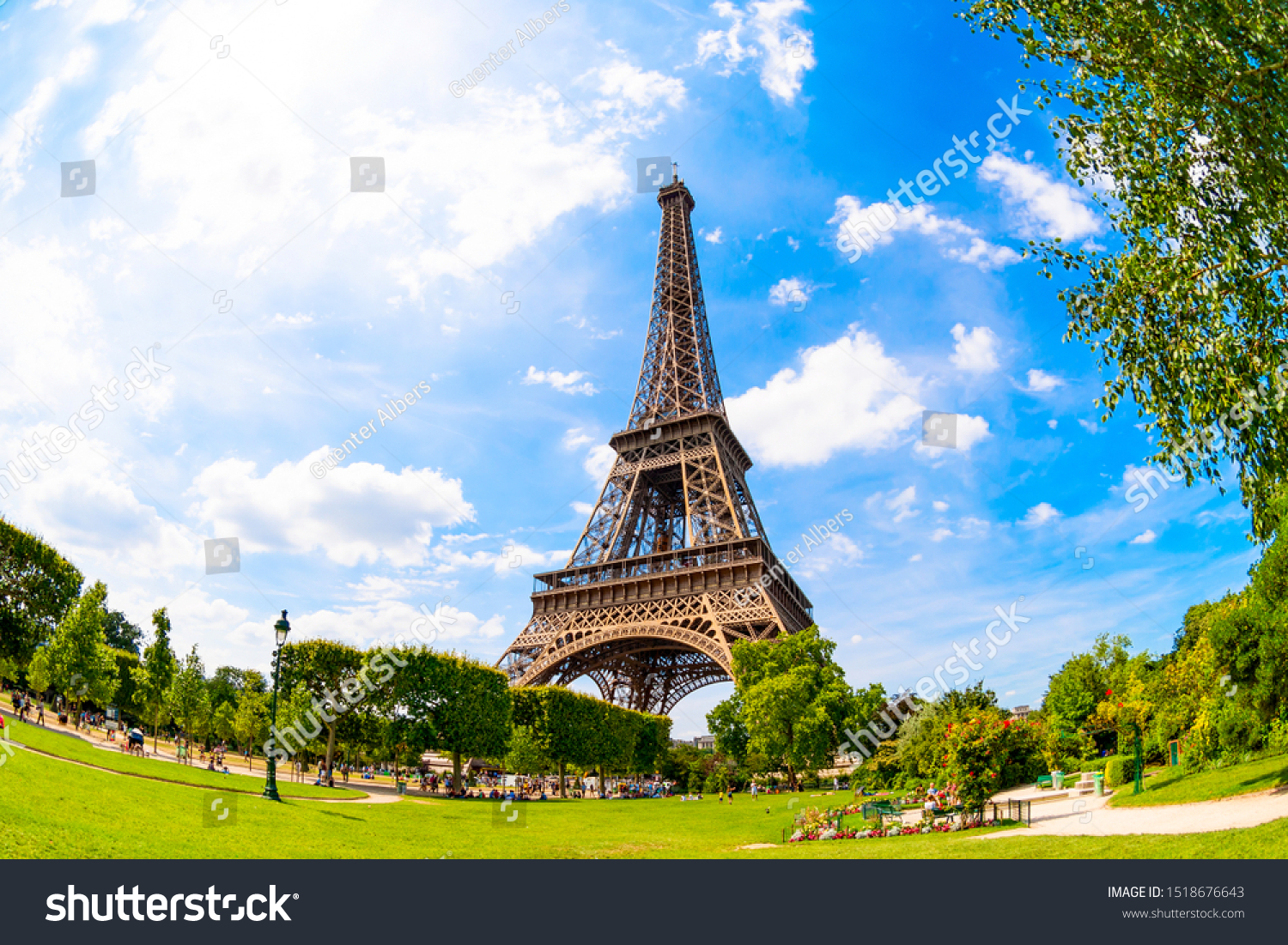 Detail Eiffel Tower Photo Background Nomer 28