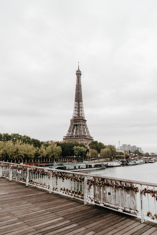 Detail Eiffel Tower Photo Background Nomer 45