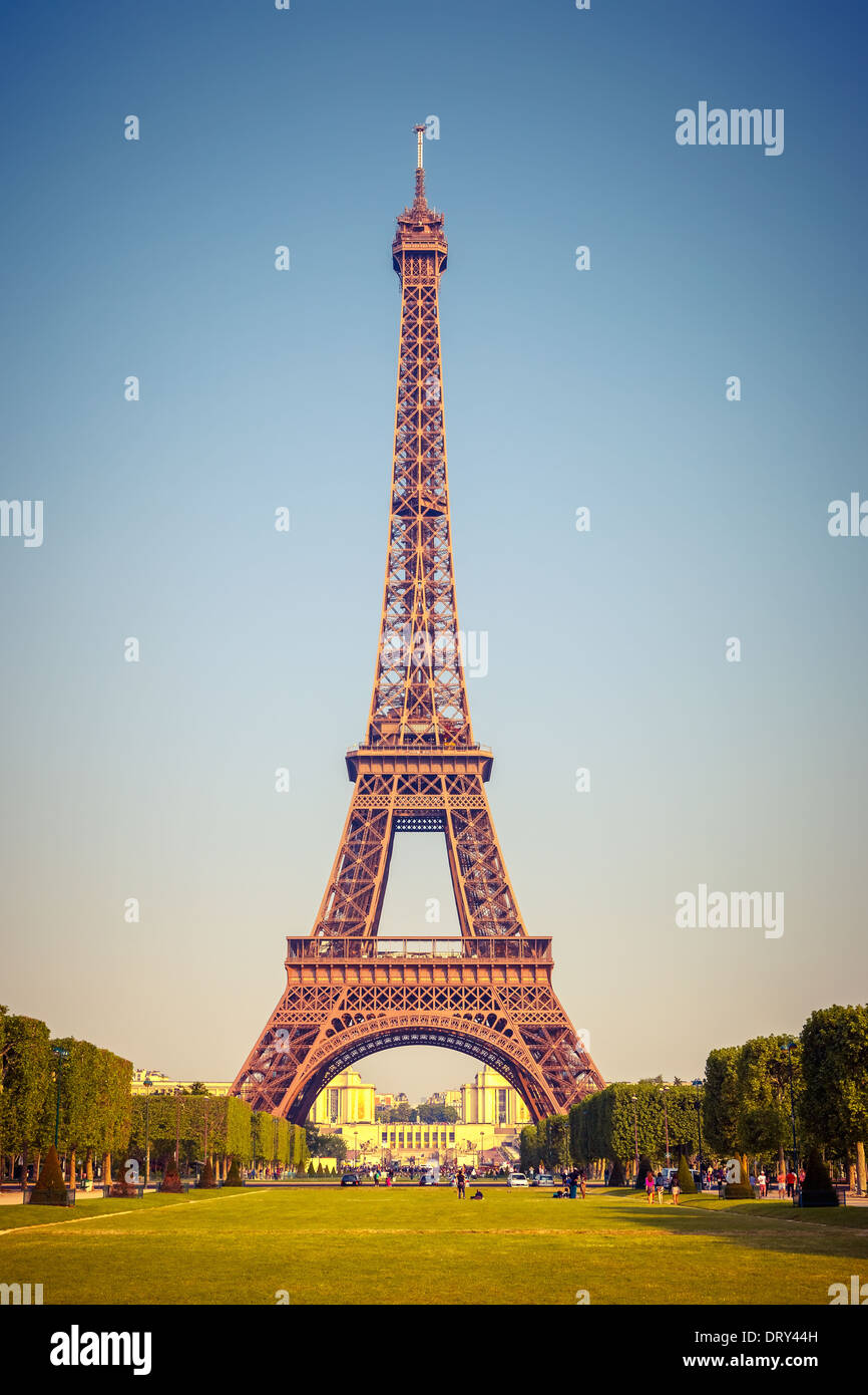 Detail Eiffel Tower Stock Photo Nomer 17