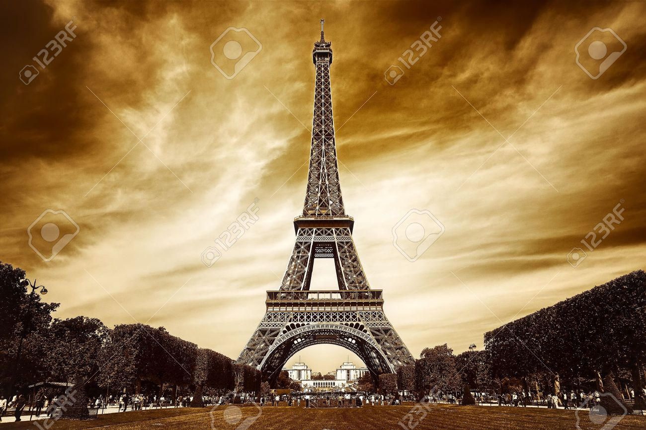 Detail Eiffel Tower Stock Photo Nomer 32