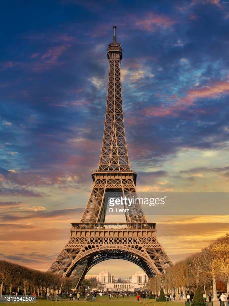 Detail Eiffel Tower Stock Photo Nomer 37