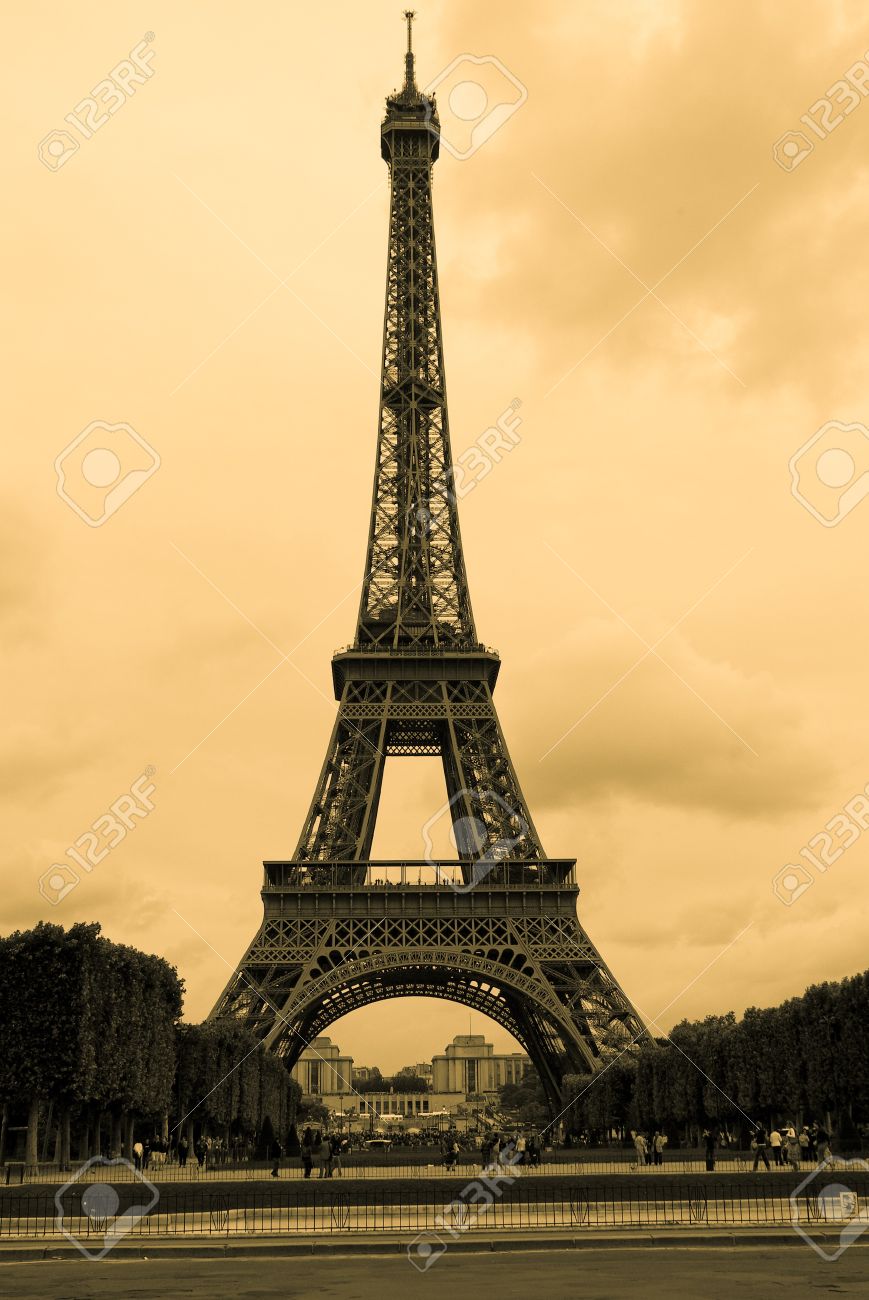 Detail Eiffel Tower Stock Photo Nomer 46