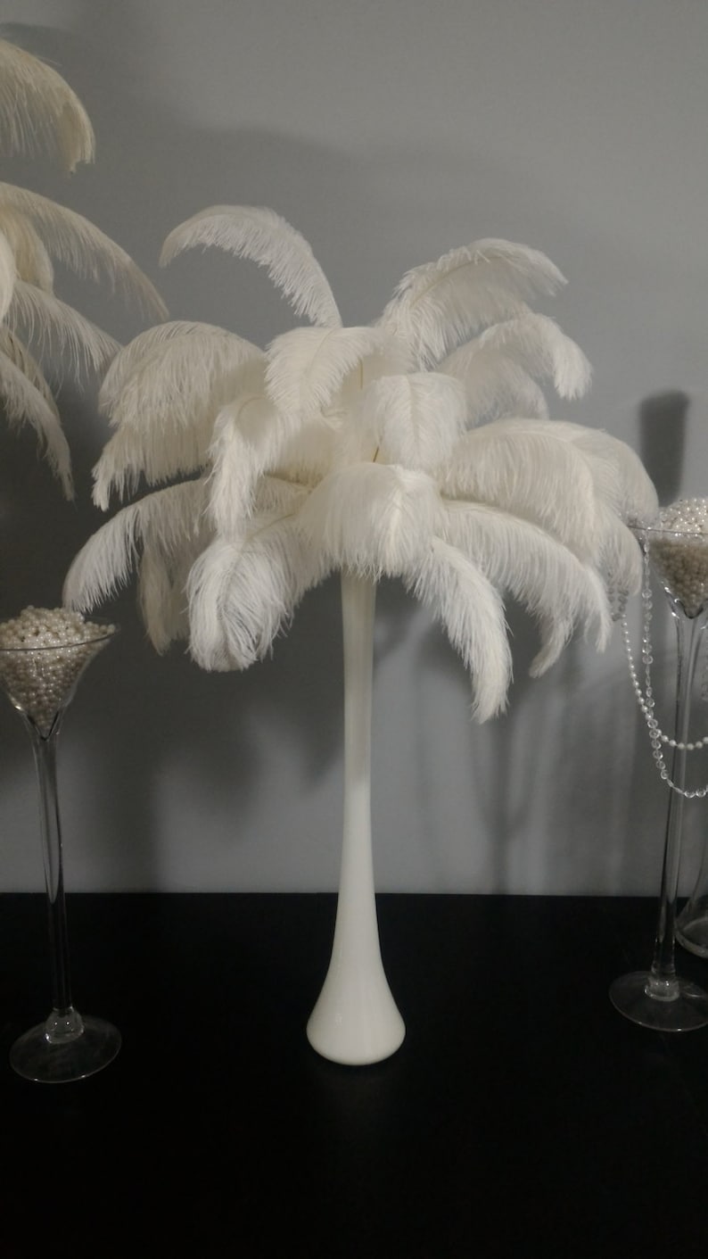 Detail Eiffel Tower Vase With Ostrich Feathers Nomer 10