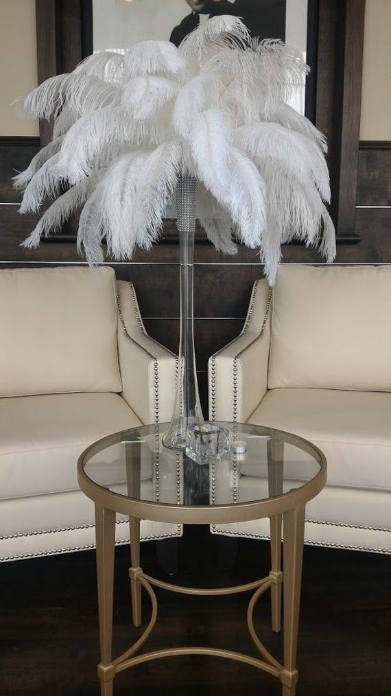 Detail Eiffel Tower Vase With Ostrich Feathers Nomer 12