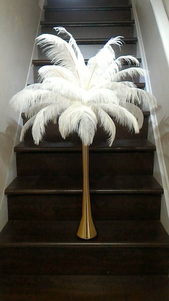 Detail Eiffel Tower Vase With Ostrich Feathers Nomer 13