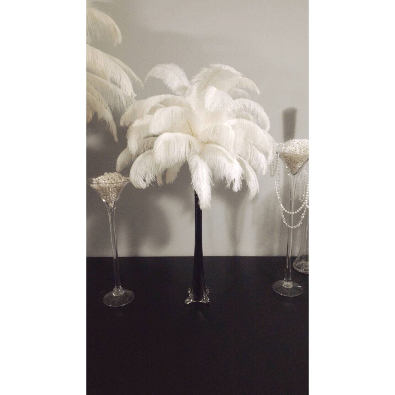 Detail Eiffel Tower Vase With Ostrich Feathers Nomer 14