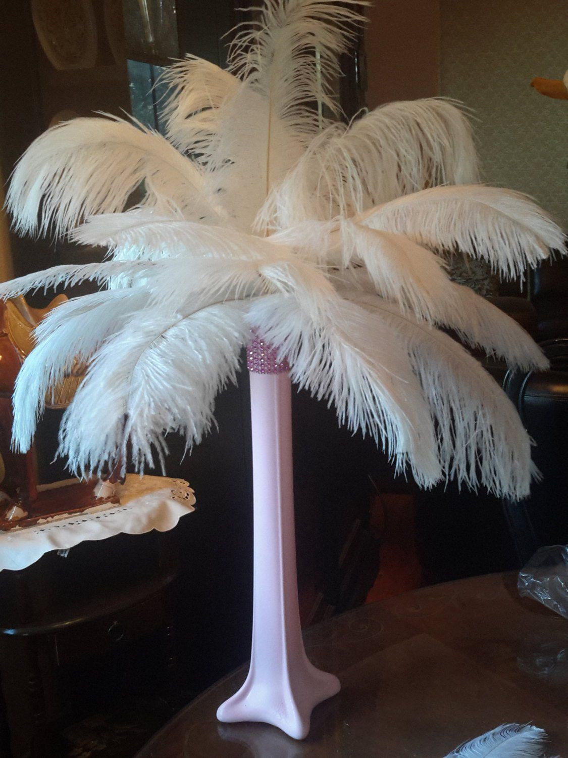Detail Eiffel Tower Vase With Ostrich Feathers Nomer 16