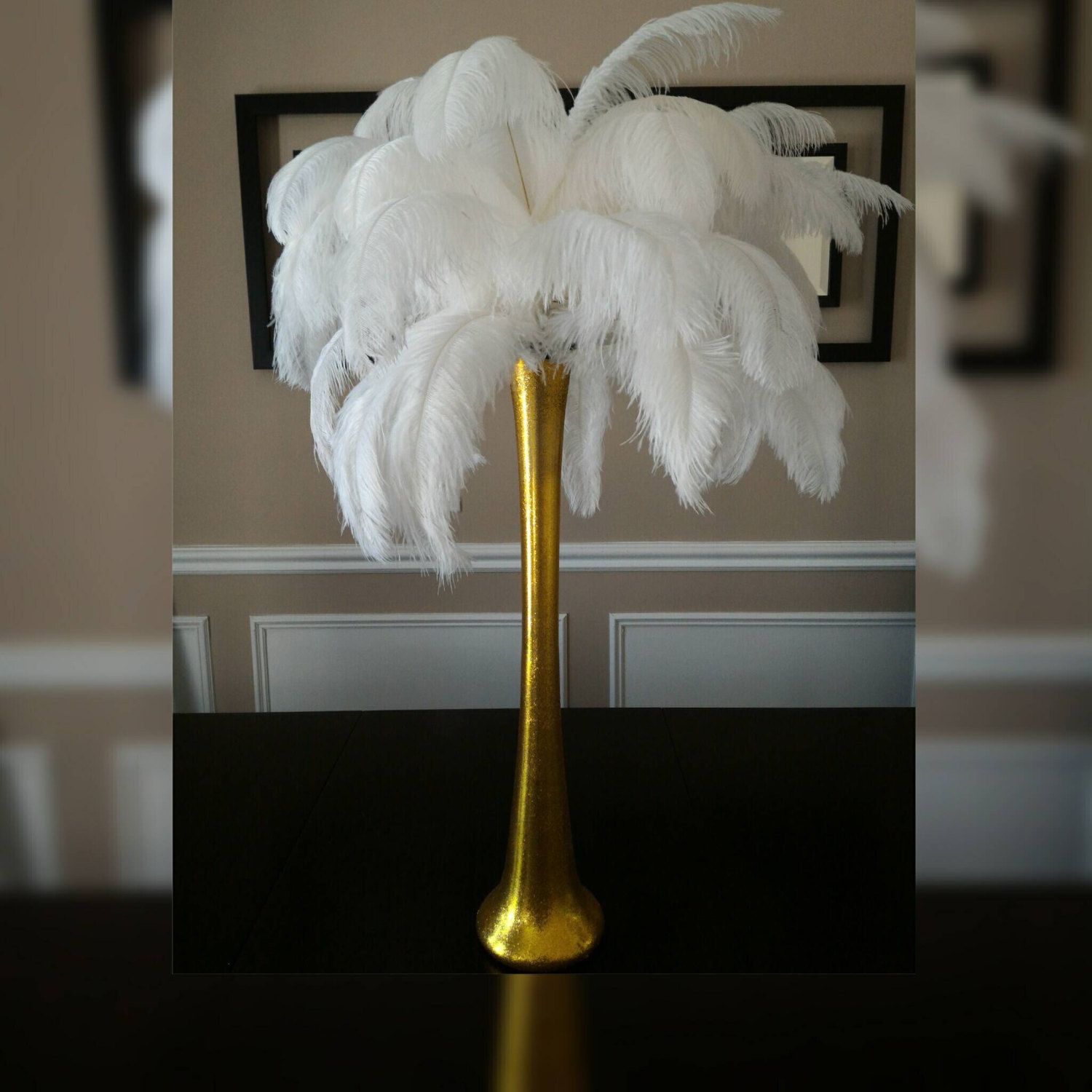 Detail Eiffel Tower Vase With Ostrich Feathers Nomer 3