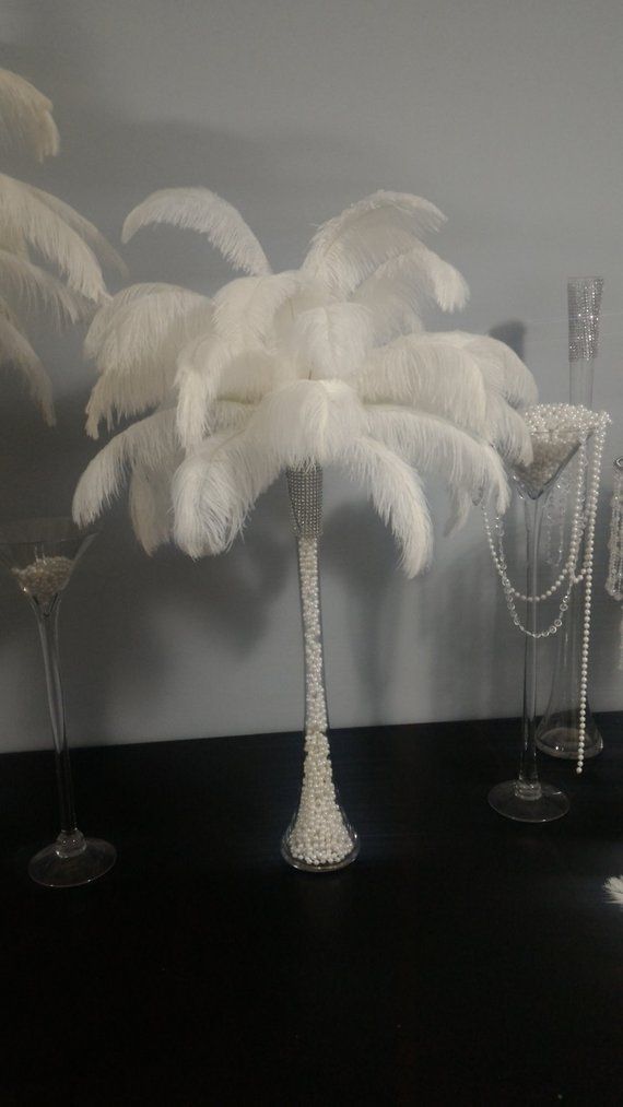 Detail Eiffel Tower Vase With Ostrich Feathers Nomer 30