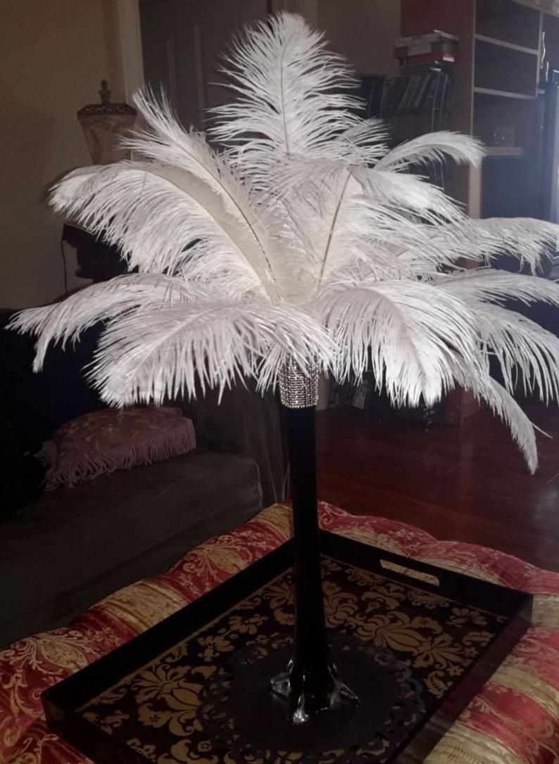 Detail Eiffel Tower Vase With Ostrich Feathers Nomer 32