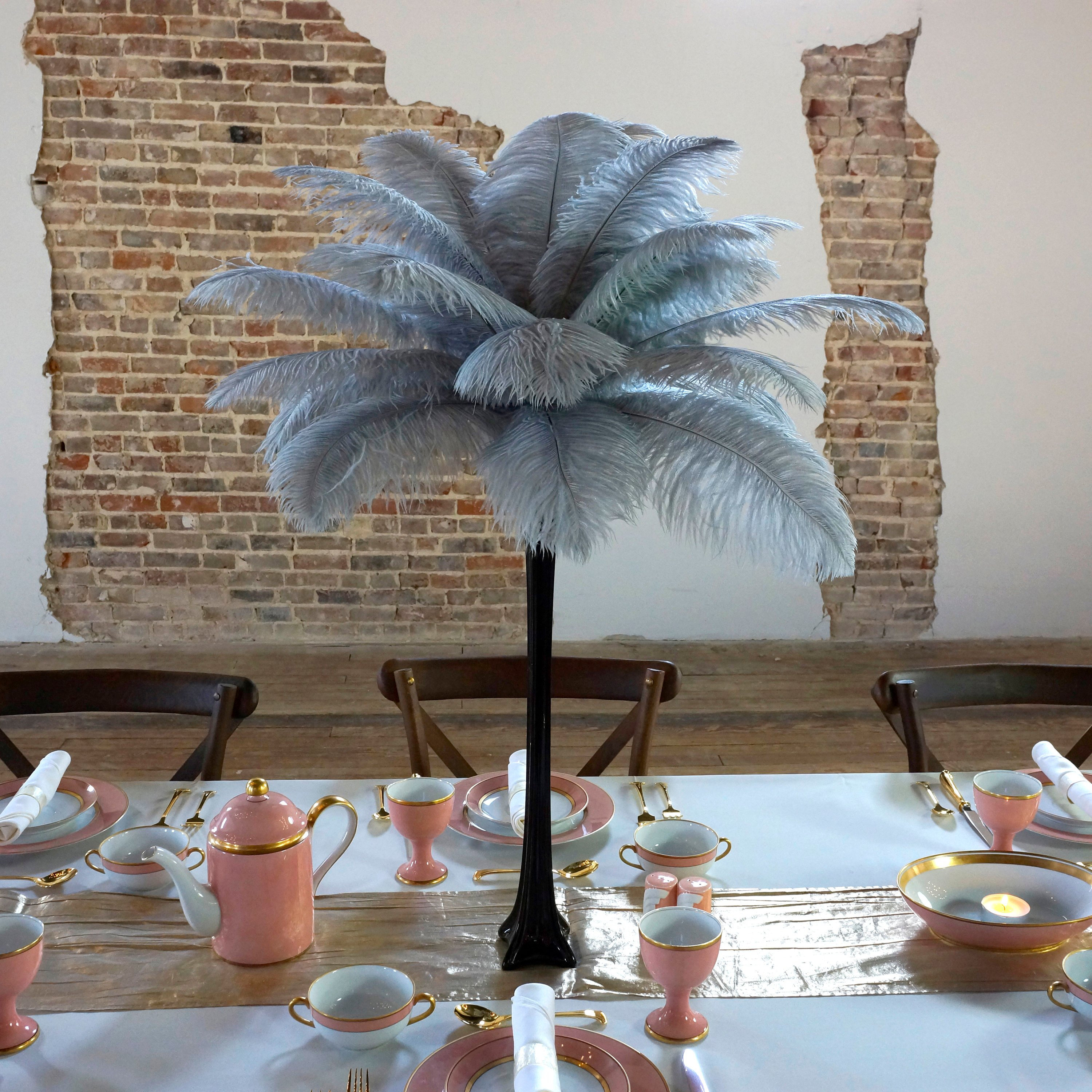 Detail Eiffel Tower Vase With Ostrich Feathers Nomer 7