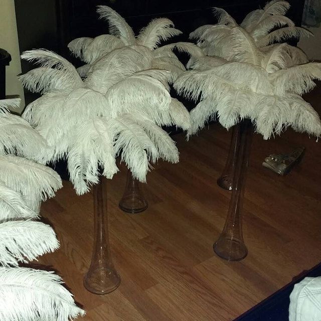 Detail Eiffel Tower Vase With Ostrich Feathers Nomer 9