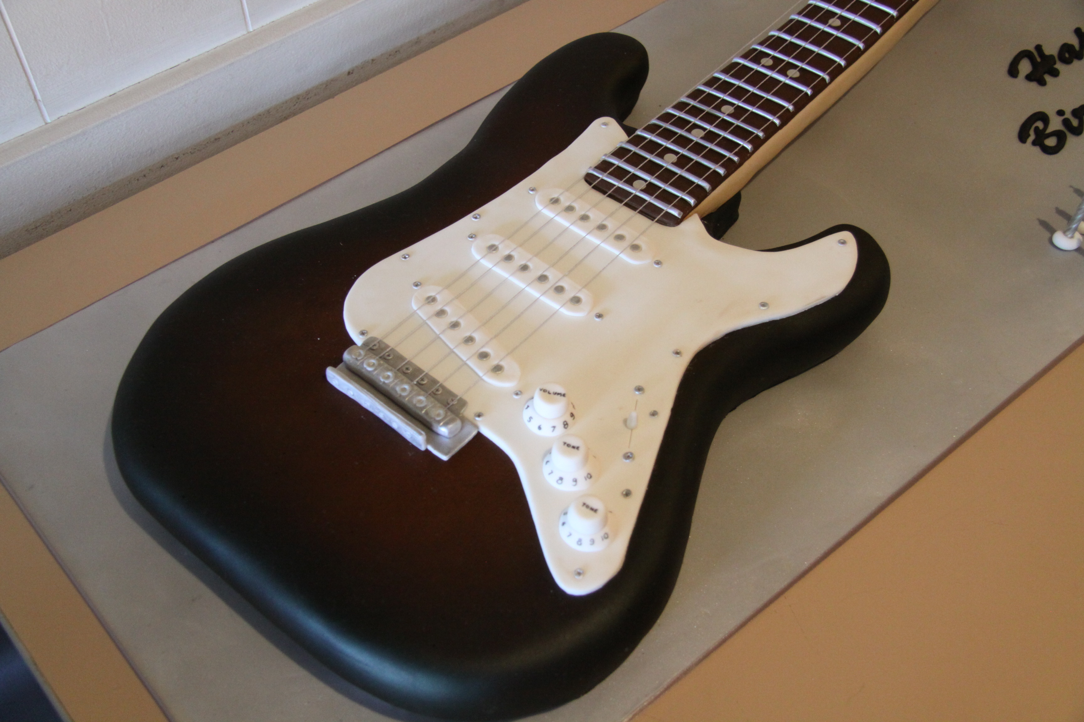 Detail Electric Guitar Cake Template Nomer 32