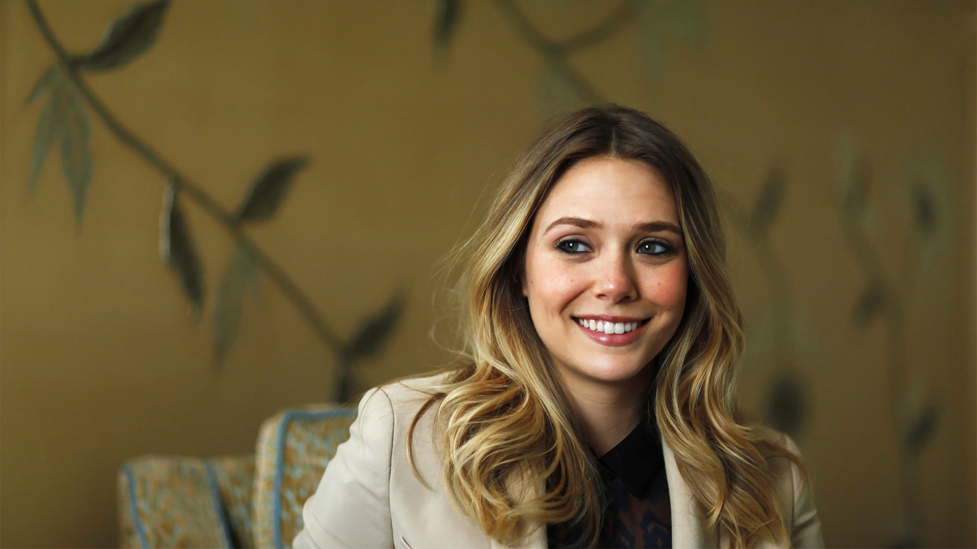 Detail Elizabeth Olsen Wallpaper Nomer 20