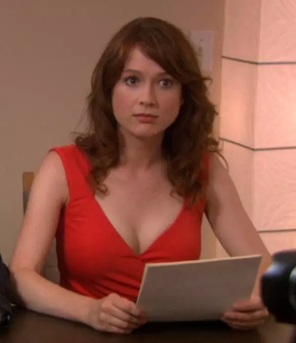 Detail Ellie Kemper Hot Nomer 29