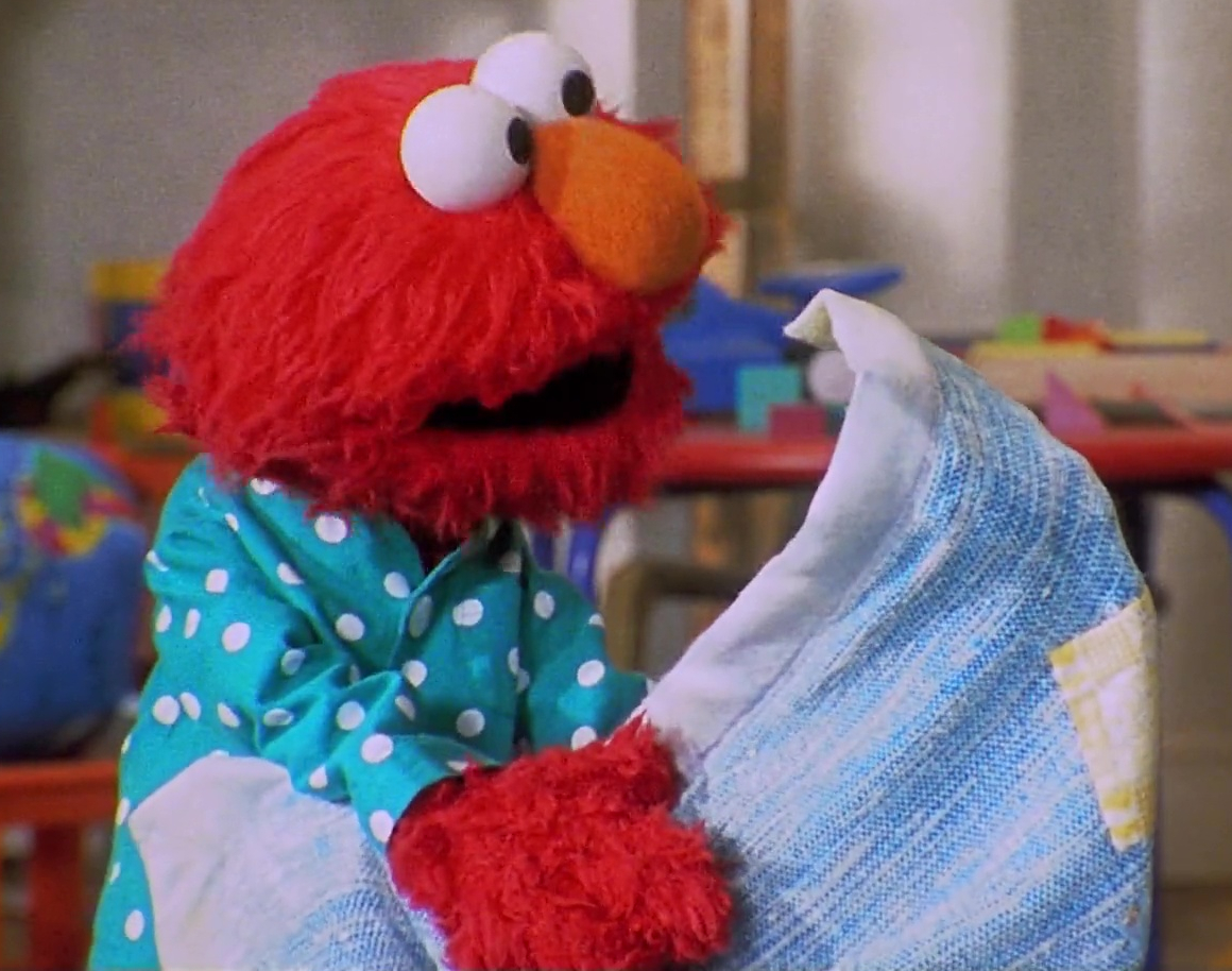 Detail Elmo Blanket And Pillow Nomer 43