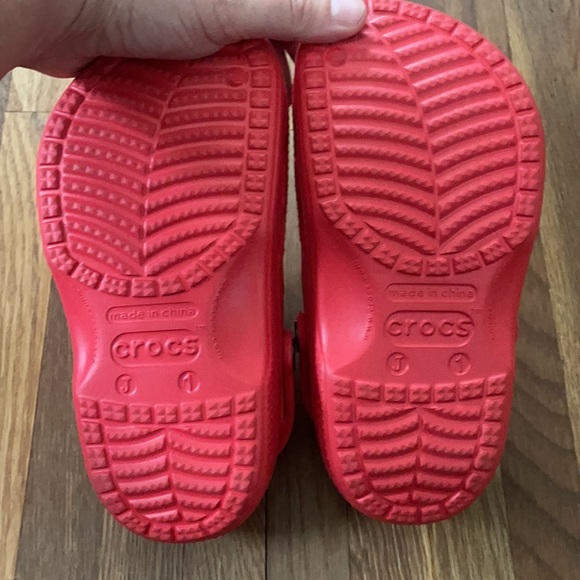 Detail Elmo Crocs Nomer 40
