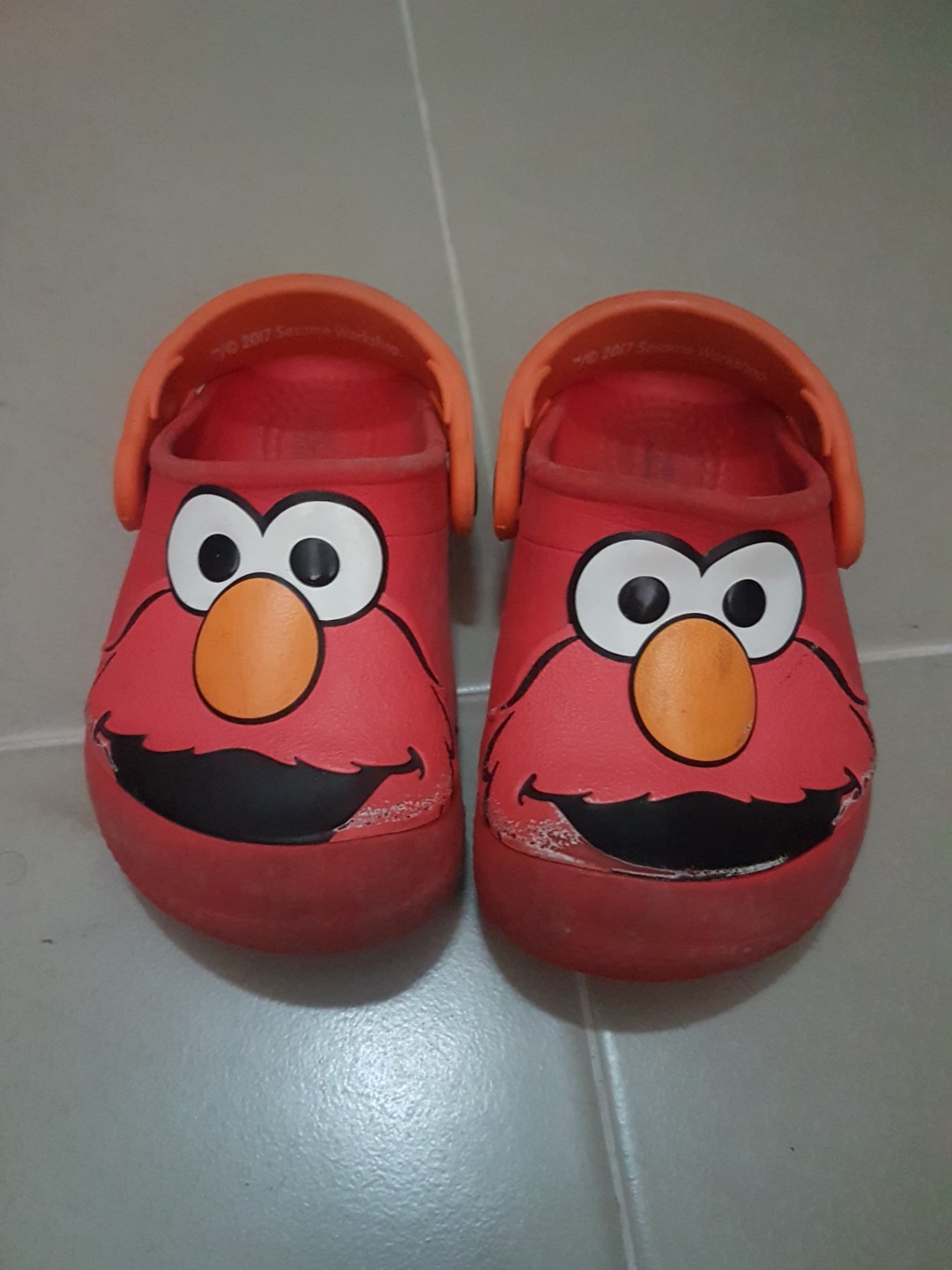 Detail Elmo Crocs Nomer 42