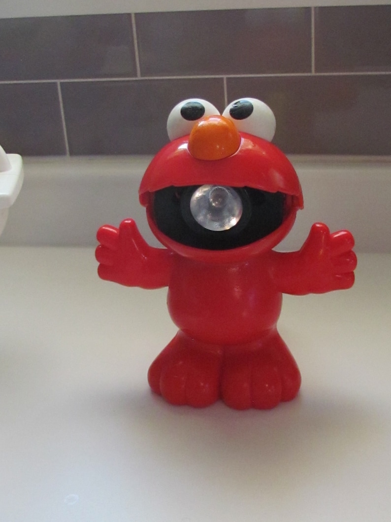 Detail Elmo Flashlight Nomer 32