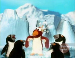 Detail Elmo Penguins Nomer 9