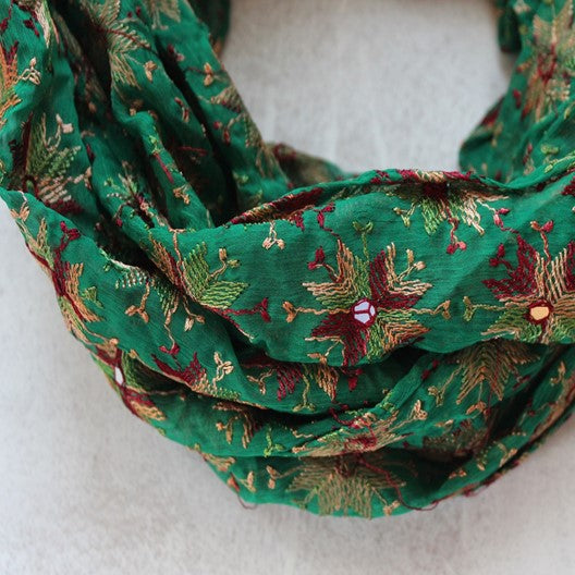 Detail Emerald Green Infinity Scarf Nomer 34