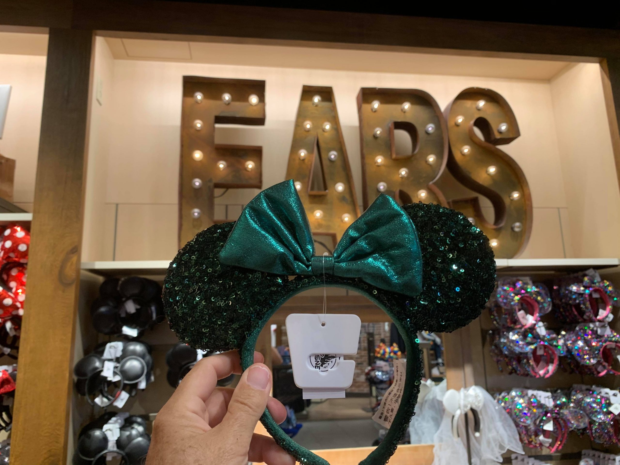 Detail Emerald Mickey Ears Nomer 47