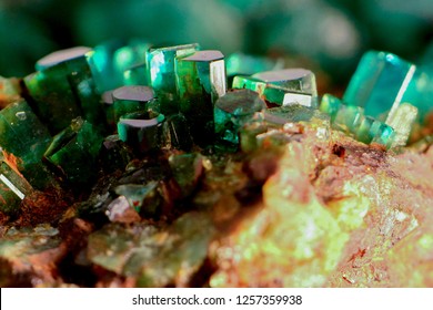 Detail Emerald Stone Pictures Nomer 51