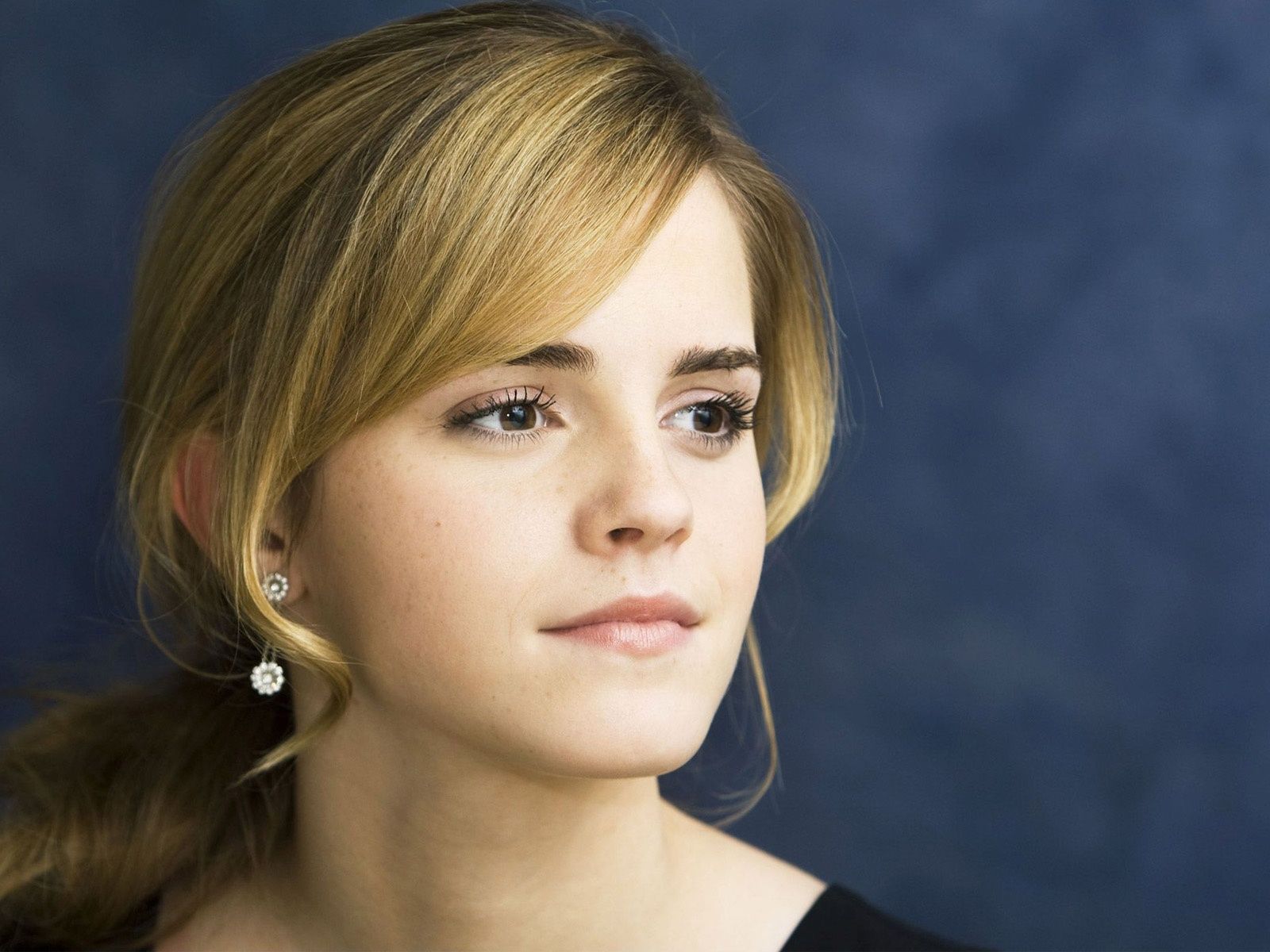 Detail Emma Watson Hd Wallpaper Nomer 29