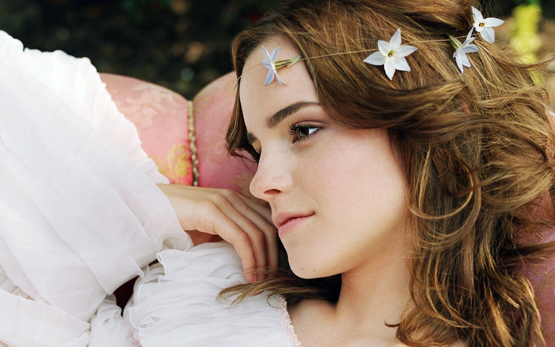 Detail Emma Watson Wallpaper Hd Nomer 37