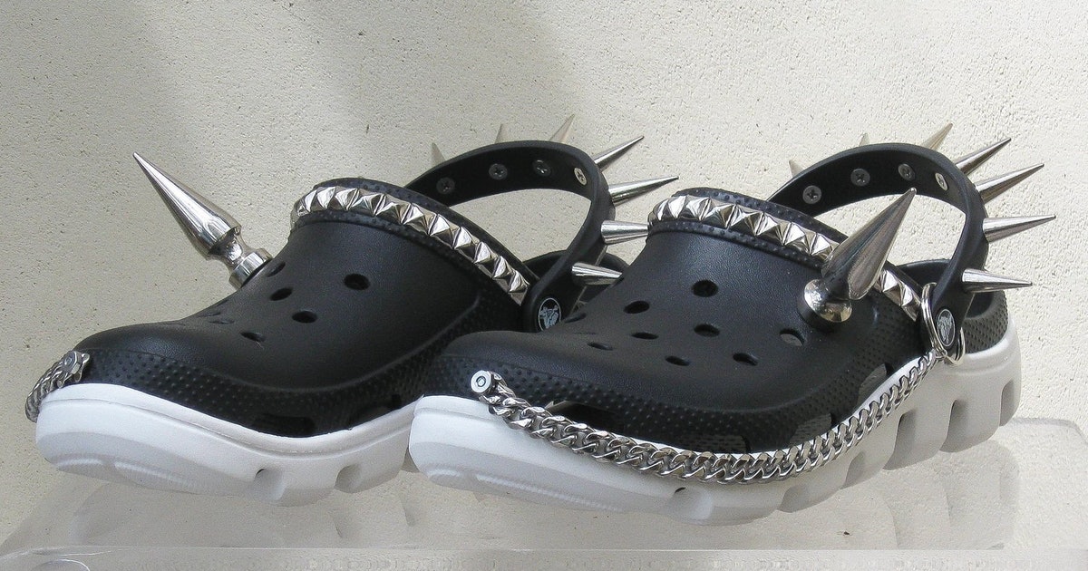 Emo Crocs - KibrisPDR