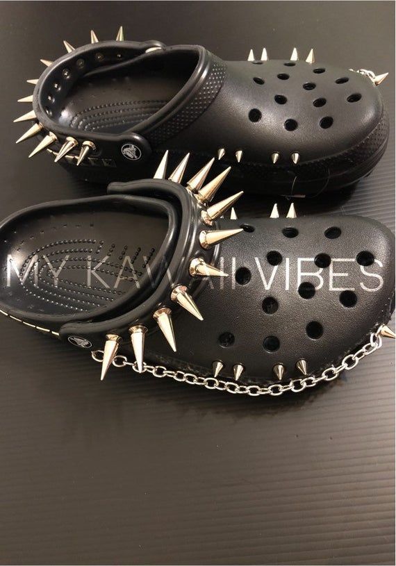 Detail Emo Crocs Nomer 14