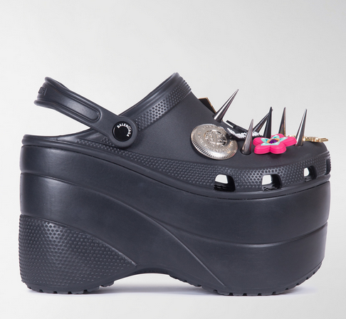 Detail Emo Crocs Nomer 20