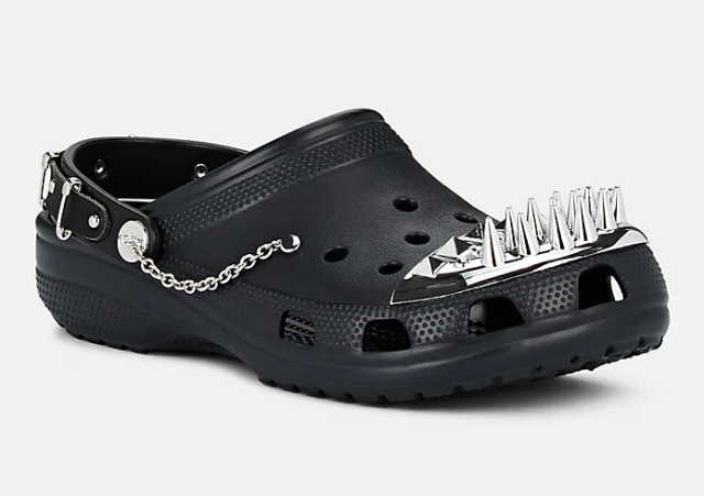 Detail Emo Crocs Nomer 33