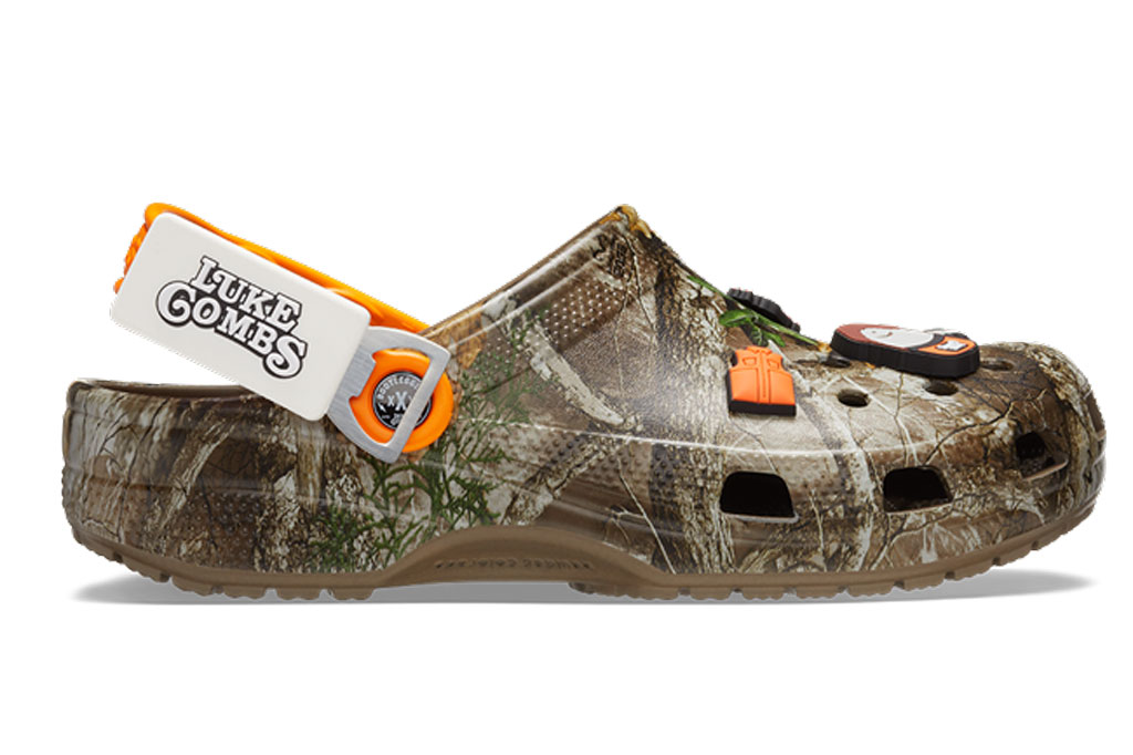 Detail Emo Crocs Nomer 45