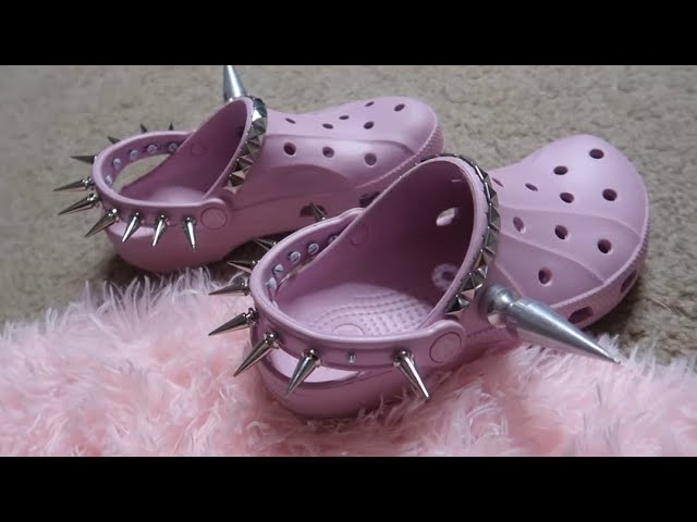 Detail Emo Crocs Nomer 55