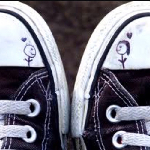 Detail Emo Drawings On Converse Nomer 45
