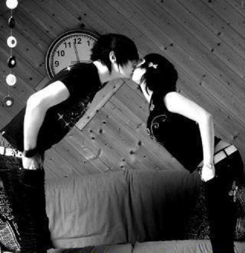 Detail Emo Romantis Nomer 38