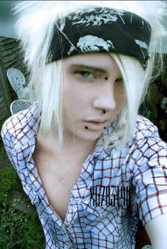 Detail Emo Style Boy Nomer 35