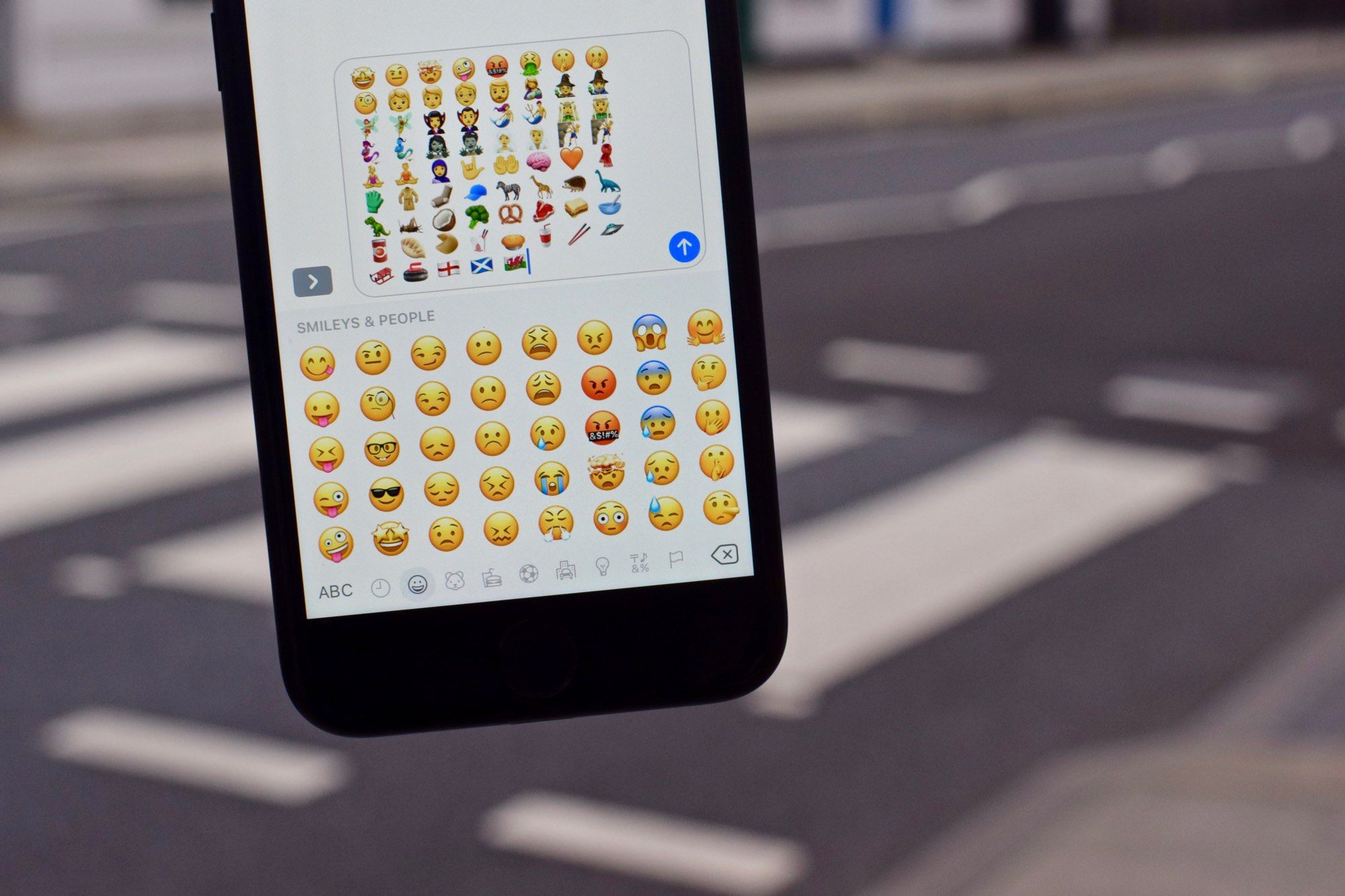 Detail Emoji Iphone 11 Nomer 27