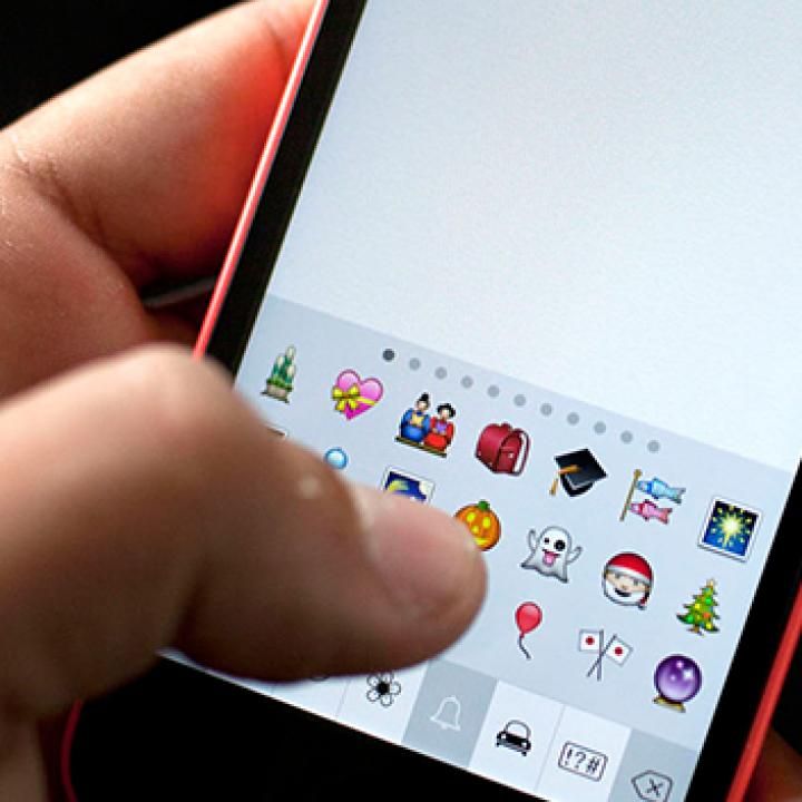 Detail Emoji Iphone Yang Bisa Disalin Nomer 42