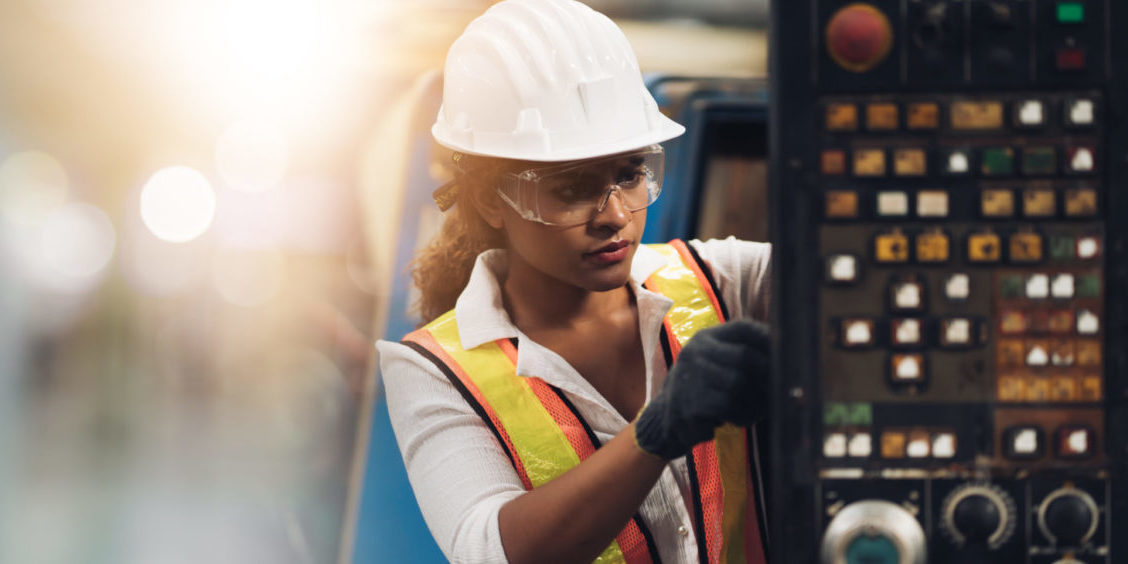 Detail Engineer Worker Nomer 32